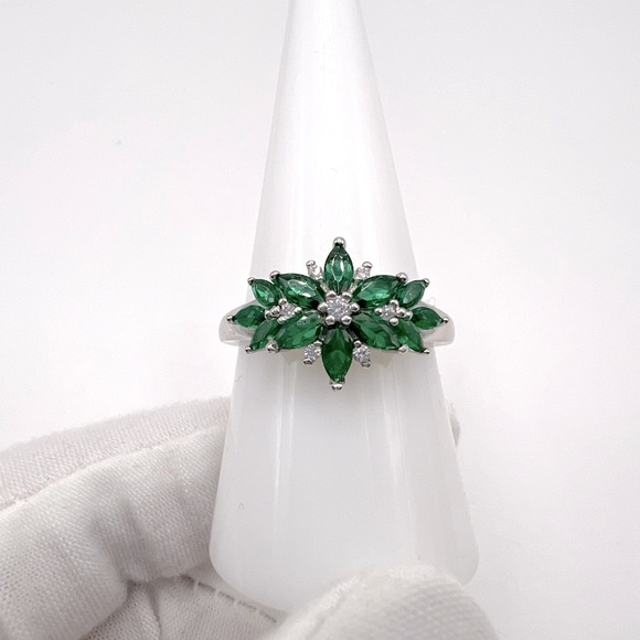 .925 Sterling Silver Rhodium Plated Green Cz Flower Ring - Picture 6 of 17